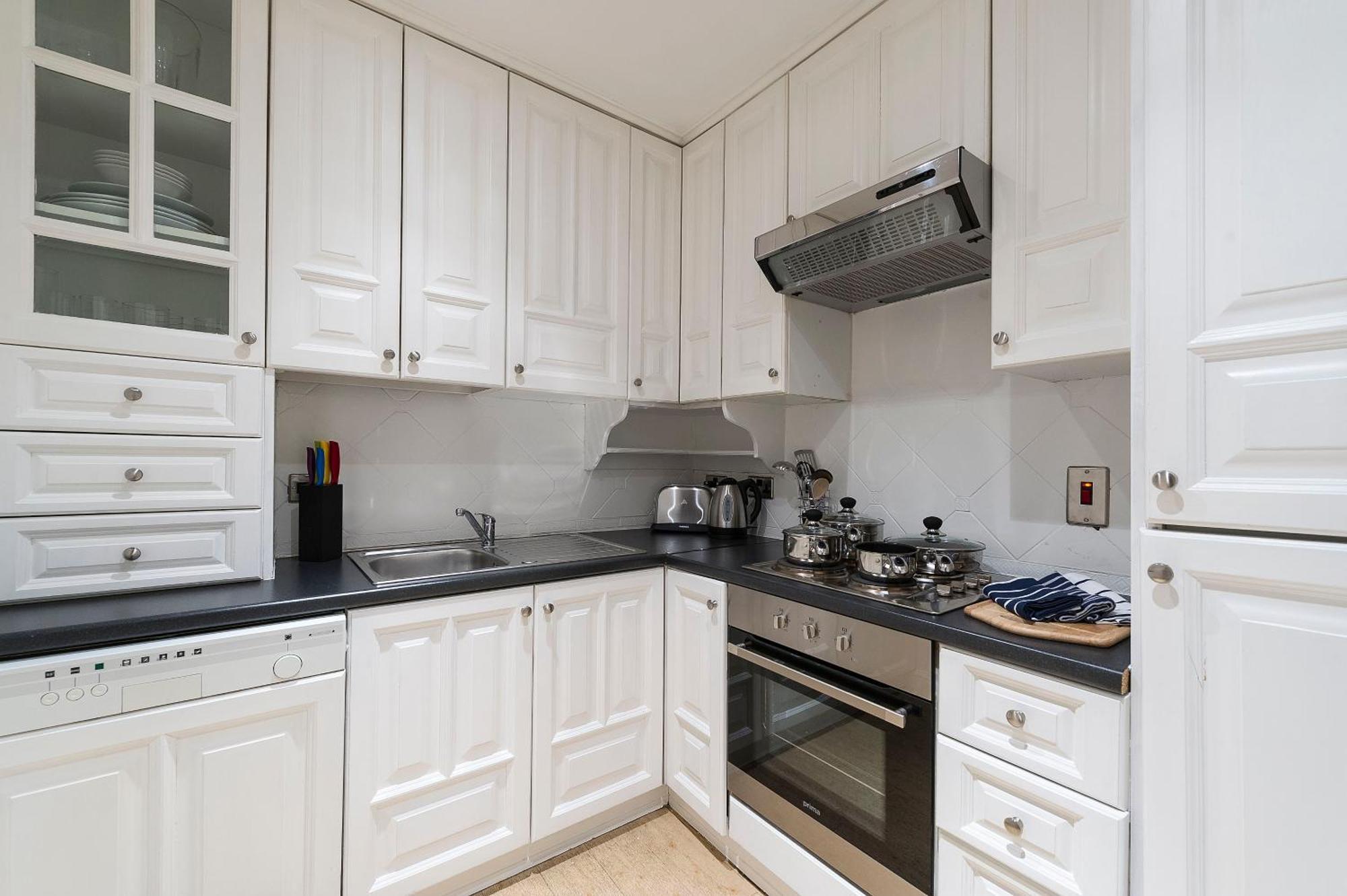 Somerset Court Kensington Apartments London Exterior photo